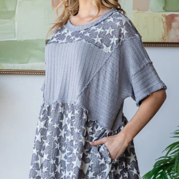 OHSTB Oli and Hali STAR JACQUARD CONTRAST FLARE HEM SHORT SLEEVE TOP - Picture 3 of 4